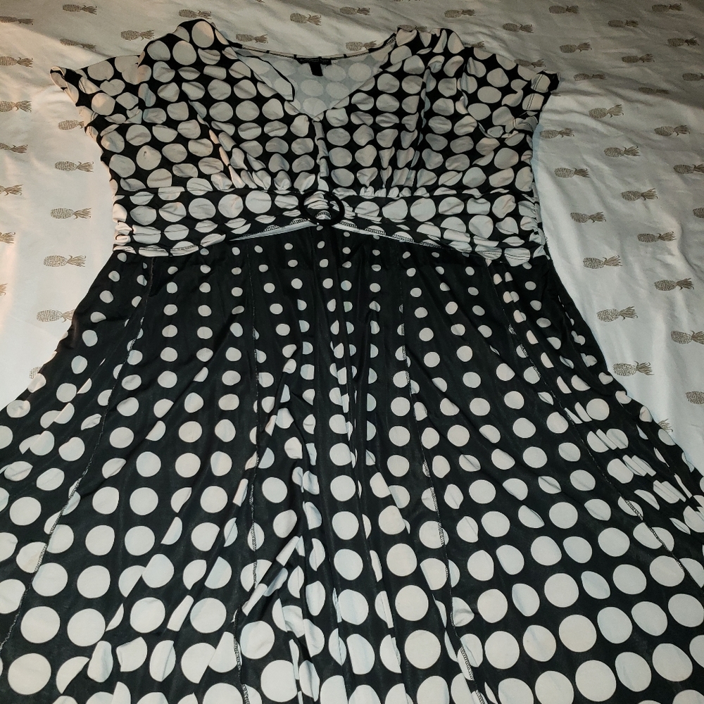 Ladies dress - Picture 1 of 5